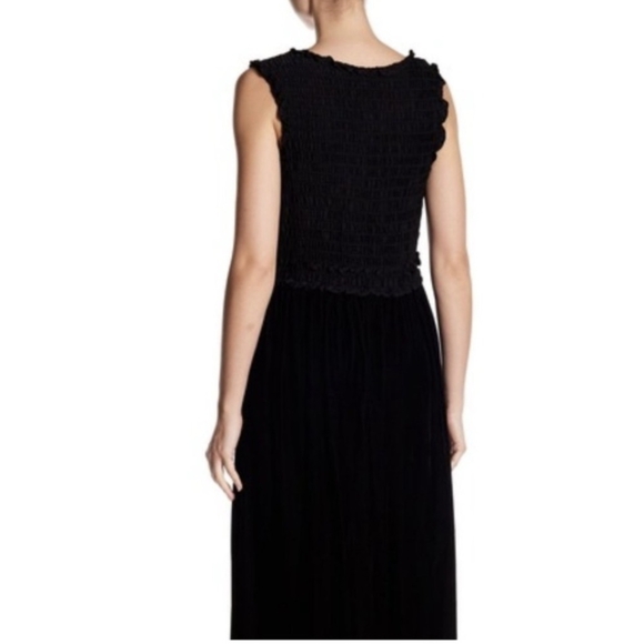 Max Studio London Maxi Dress 🖤🌸 - Picture 2 of 8